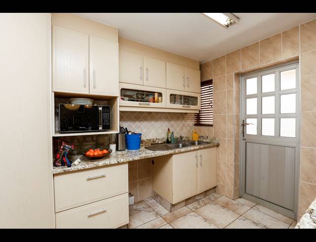 3 BEDROOM APARTMENT FOR SALE IN LA MERCY